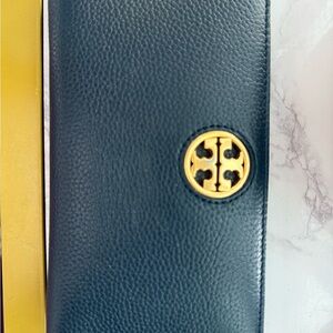 Tory Burch black Leather Wallet with Gold Emblem